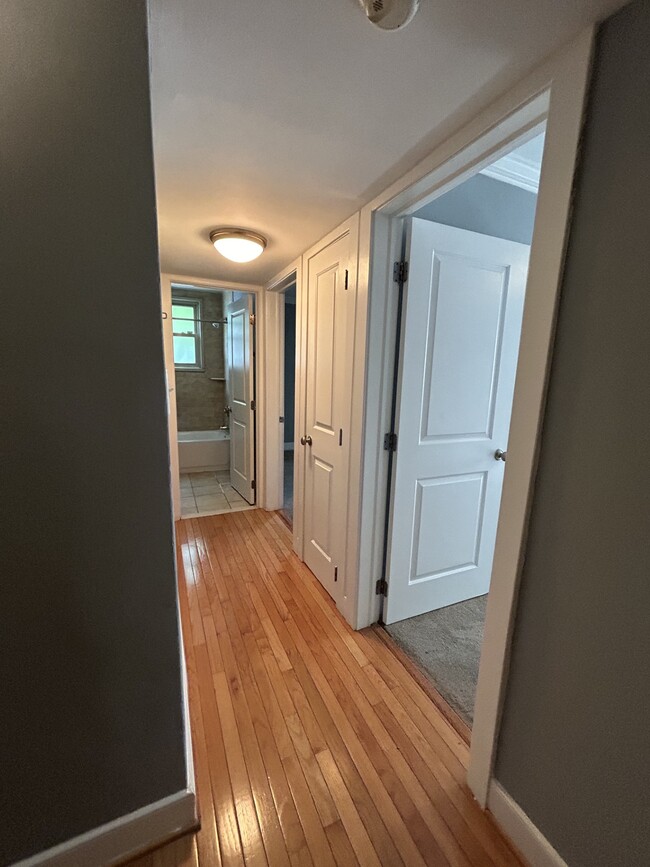 Hallway - 2844 Hartford St SE