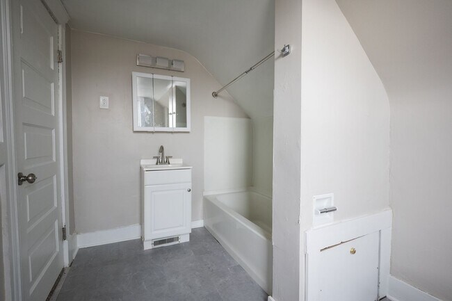 Building Photo - 116 Kennet Ct NW