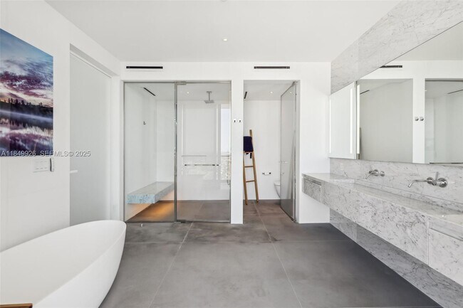 Building Photo - 2000 S Ocean Dr