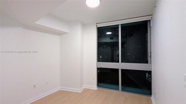 Building Photo - 350 S Miami Ave