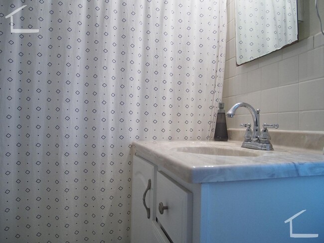 Building Photo - Central Allston Location.  Laundry on a Si...