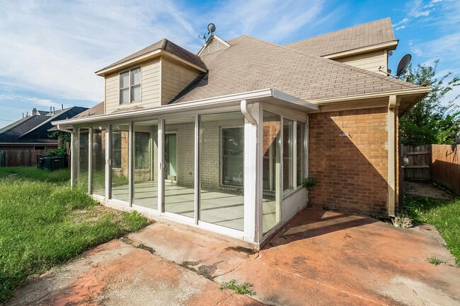 Building Photo - 2056 Milbrey St