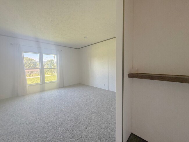 Building Photo - Spacious 4-Bedroom Home on 1 Acre in Peaceful Rickman Setting
