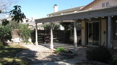 Building Photo - 37799 Amber Ln