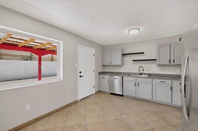 Building Photo - 5748 Pinon Flats Rd NW
