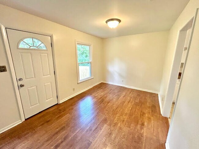 Building Photo - 3130 Tucker Dr NW