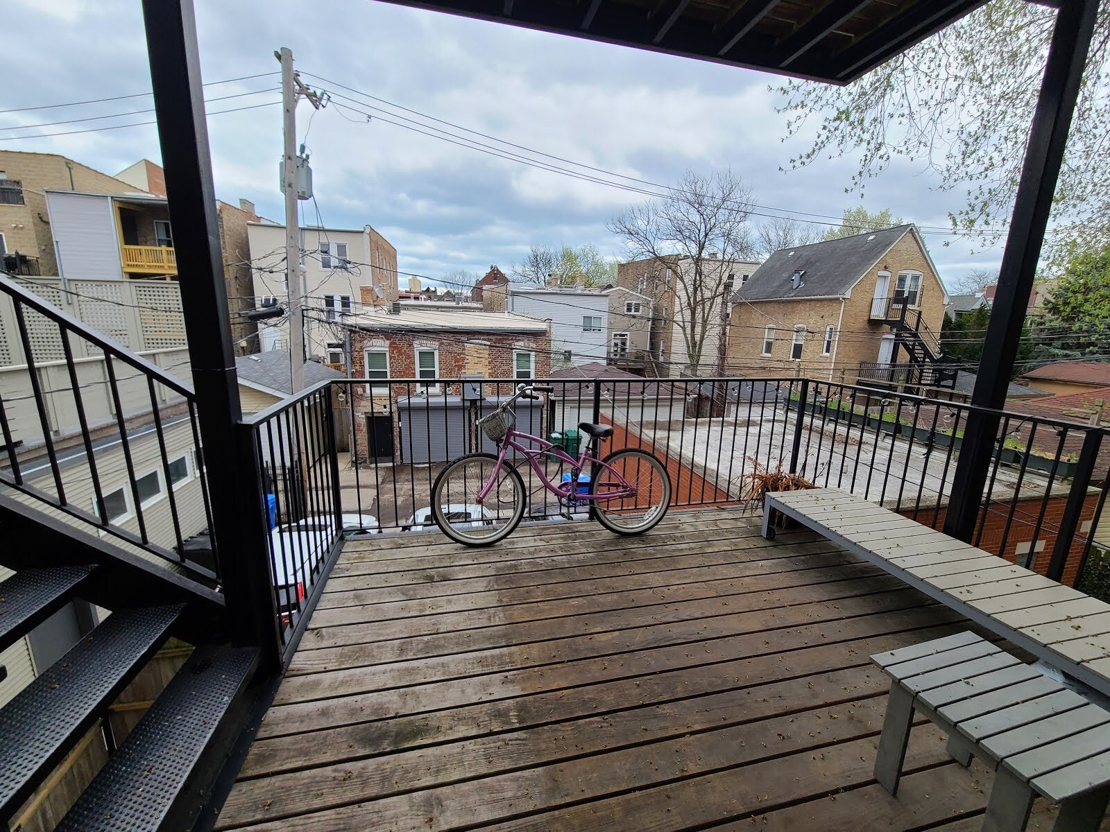 Building Photo - 1135 N Damen Ave