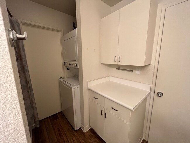 Building Photo - $2800, 2BR/1BA/2PKG, Crosspointe (Aiea/Hon...