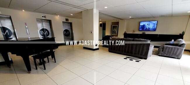 Building Photo - Ultimate Urban Living, Incredible Amenities!!-Beautiful Studio Apartment in Downtown KC-Coming SO...