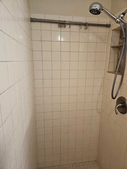 Building Photo - 3877 Villa Ln