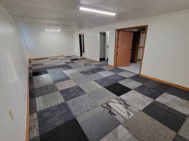 Building Photo - 1151 Elba Ave