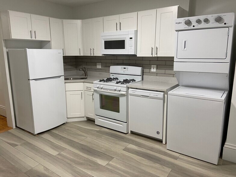 Building Photo - 253 Windsor St