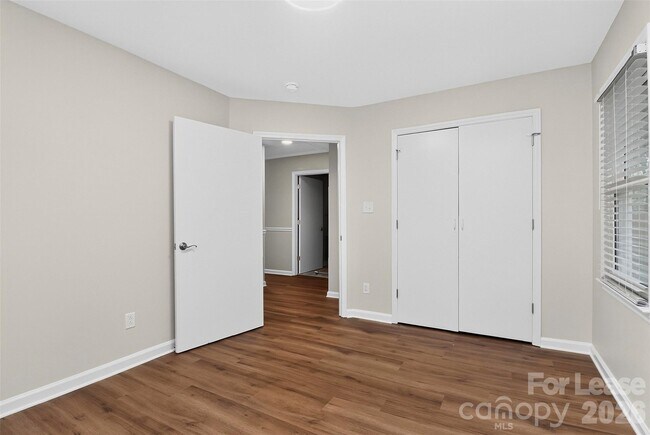 Building Photo - 11122 5 Cedars Rd