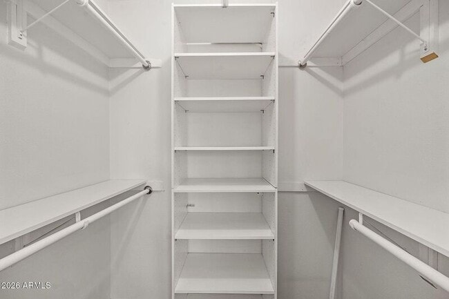 Building Photo - 2137 E Apollo Ave