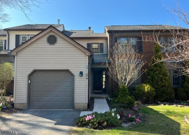 Building Photo - 64 Goldfinch Dr