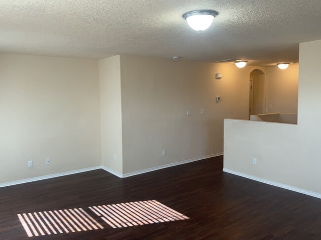 Building Photo - 3635 Buckskin Loop NE