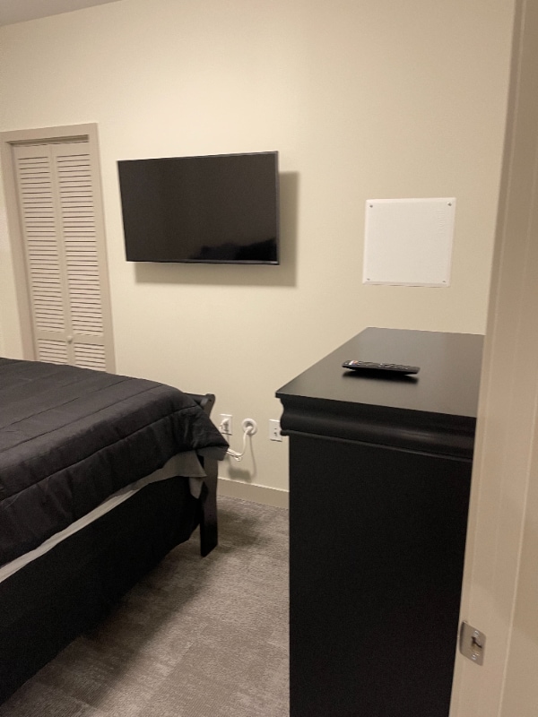 Building Photo - 1417 W 9th St