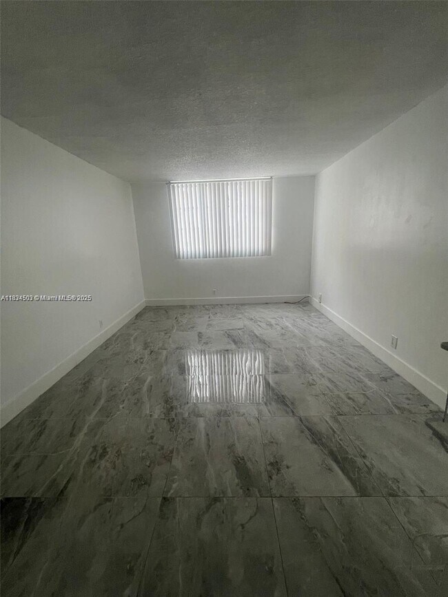 Building Photo - 406 NW 68th Ave