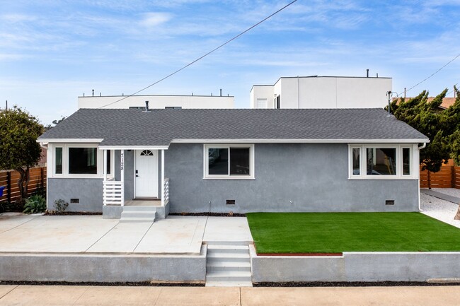 Building Photo - Spacious & Stunning: Fully Remodeled 3-Bed...