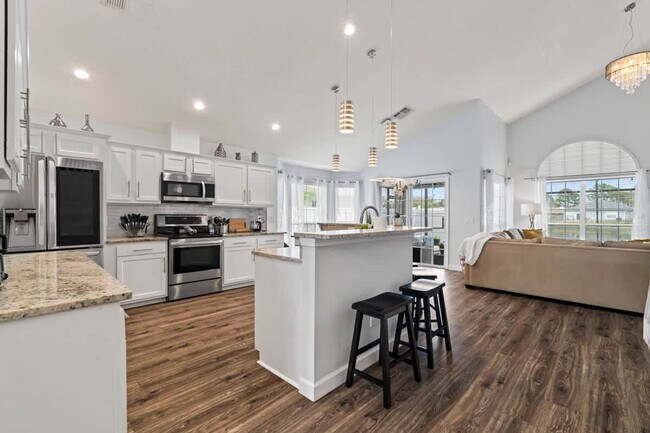 Building Photo - 1651 Hawkins Cove Dr W