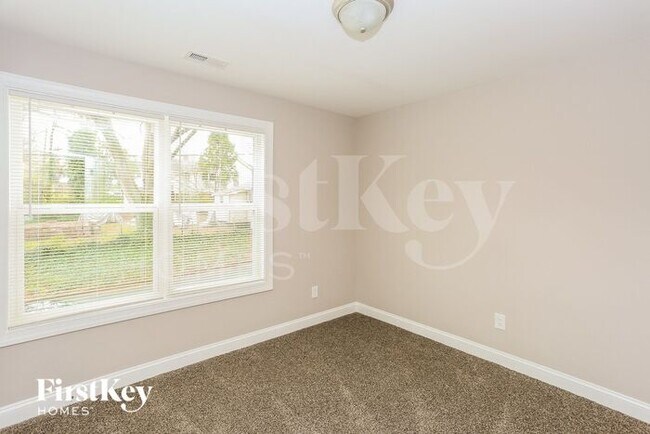 Building Photo - 603 S Harding Ave