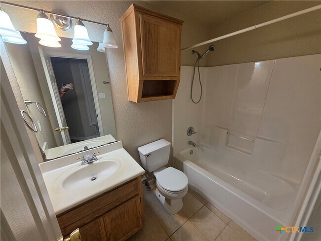 Building Photo - 322 Cedar Ridge Dr