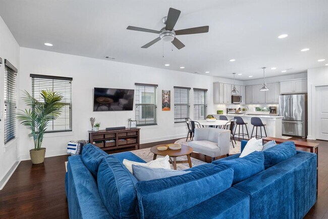 Building Photo - 2703 Halcyon Dr