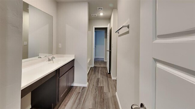 Building Photo - 10009 SW 41st St