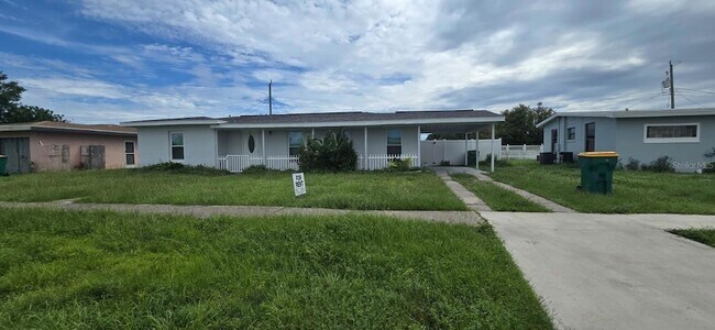 Building Photo - 480 Sharon Cir