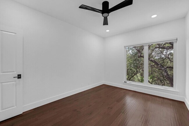 Building Photo - 414 New Lido Dr