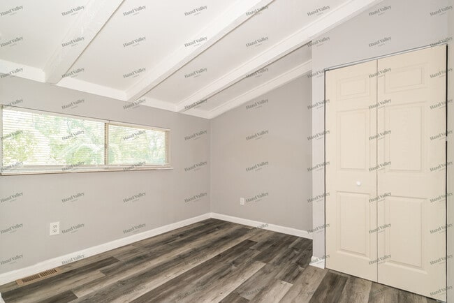 Building Photo - 2826 Dawnview Dr