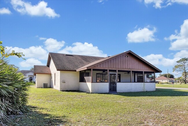 Building Photo - 905 Mendoza Ln