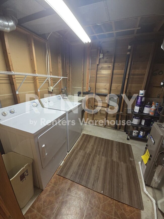 Building Photo - 15536 Garfield Cir