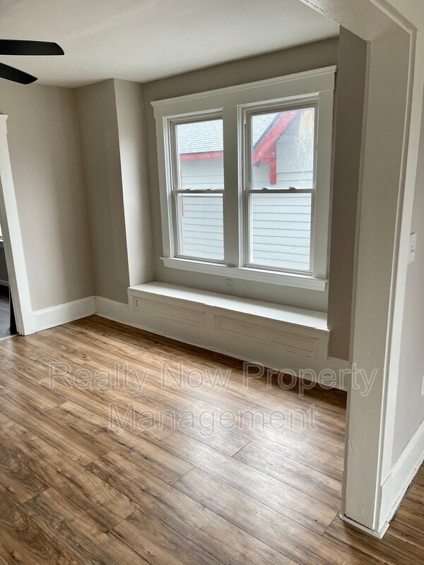Building Photo - 3302 Woodbridge Ave