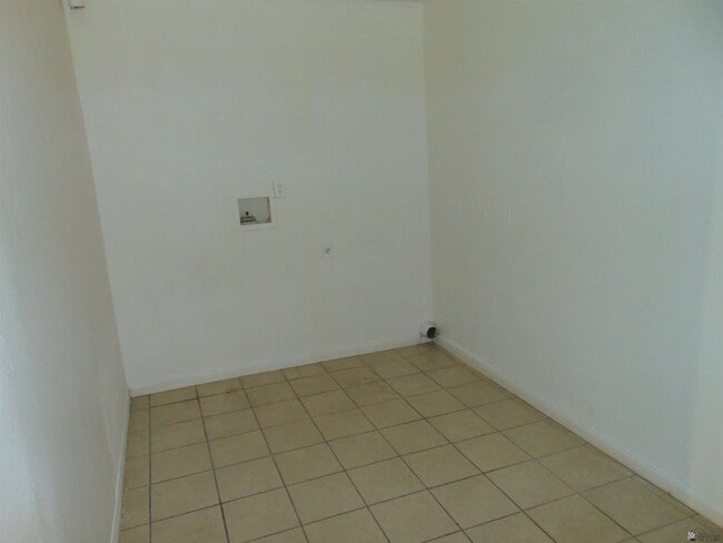 Building Photo - 1922 S 9th Ave