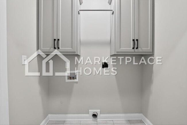 Building Photo - 5185 Watson Vw Dr