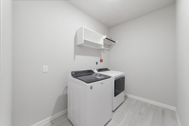 Building Photo - 906 Pismo Ln