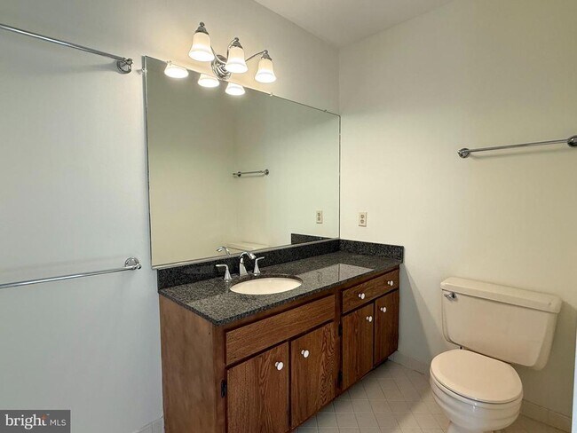 Building Photo - 71 Oak Knoll Dr