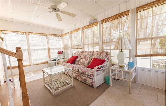Building Photo - 1159 Paradise Dr