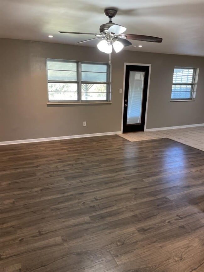 Building Photo - 4708 SE Sunnymeade