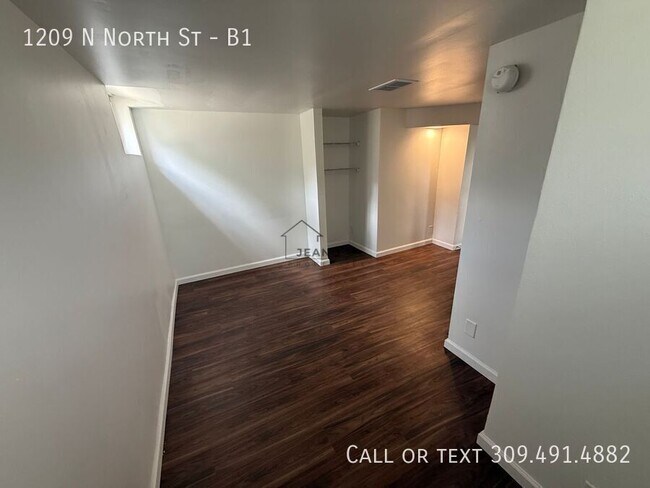 Building Photo - 1209 North North Street