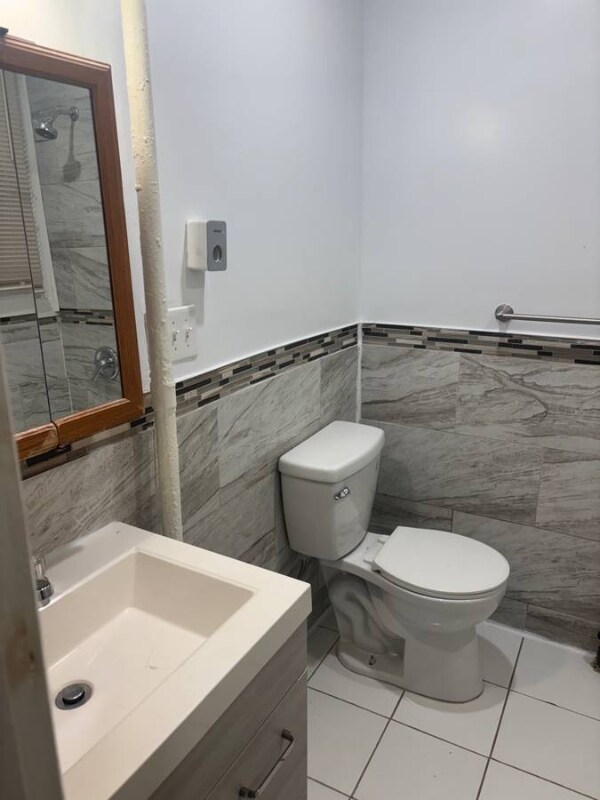 Building Photo - 19 Grace St