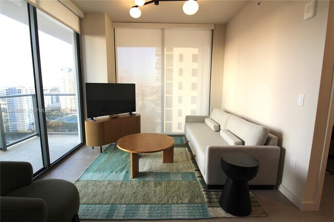 Building Photo - 11 NE 6th St