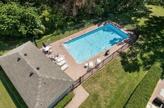 Building Photo - 2717 Tottenham Dr