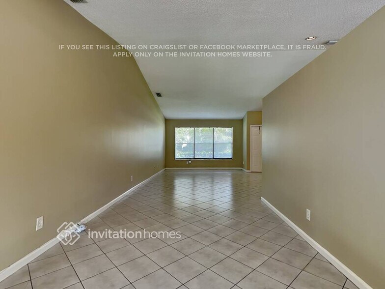 Building Photo - 378 N Country Club Blvd