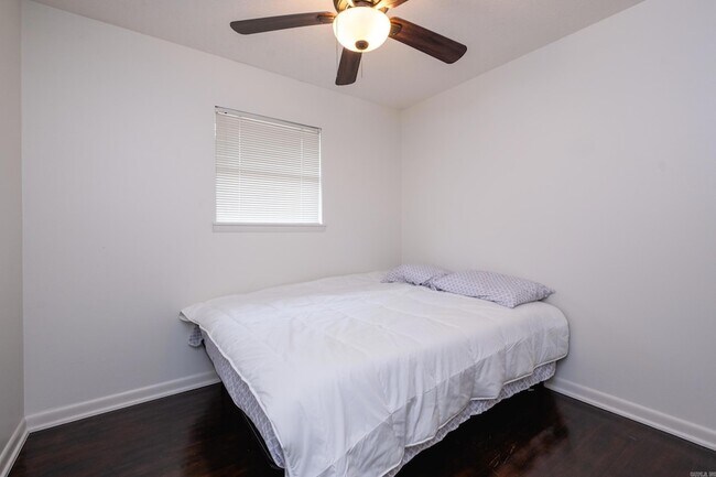 Building Photo - 73 White Oak Ln