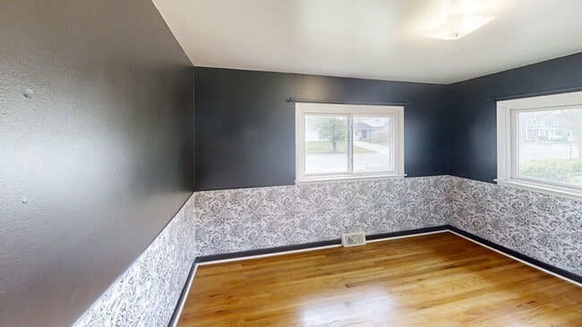 Building Photo - 372 Highland Dr