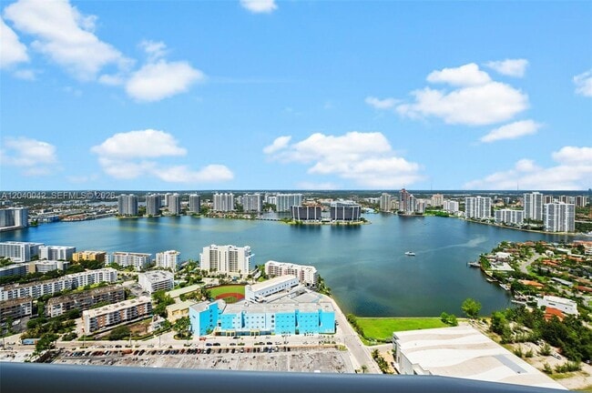 Building Photo - 18201 Collins Ave