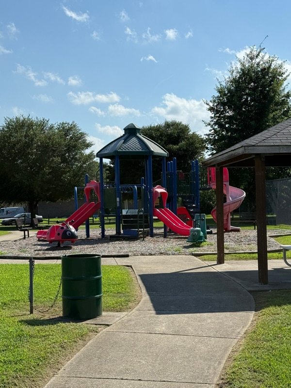 Building Photo - 4768 Old Hickory Rd