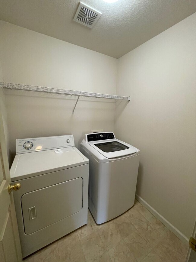 Building Photo - 6220 SW 182nd Terrace